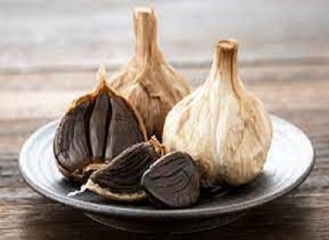 تصویر 1 از سیر سیاه بلک گارلیک ماندگاری طولانی و بسته‌ بندی مقاوم